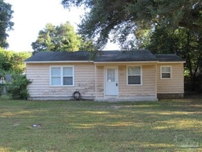Building Photo - 5502 Lynwood Rd