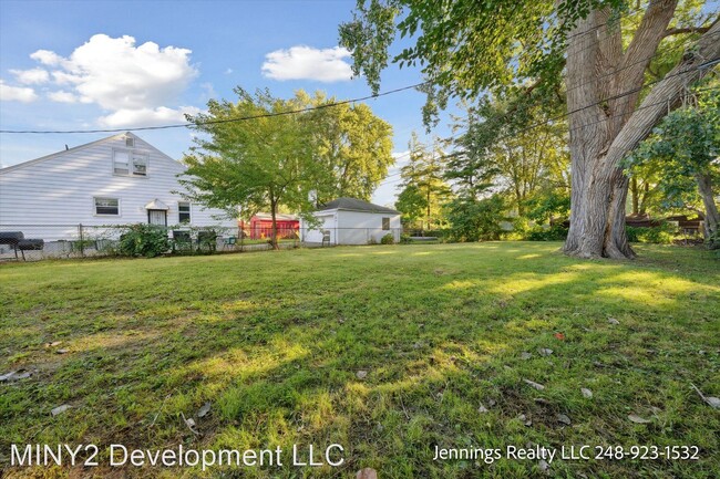 Building Photo - 4 br, 2 bath House - 21730 Oakwood