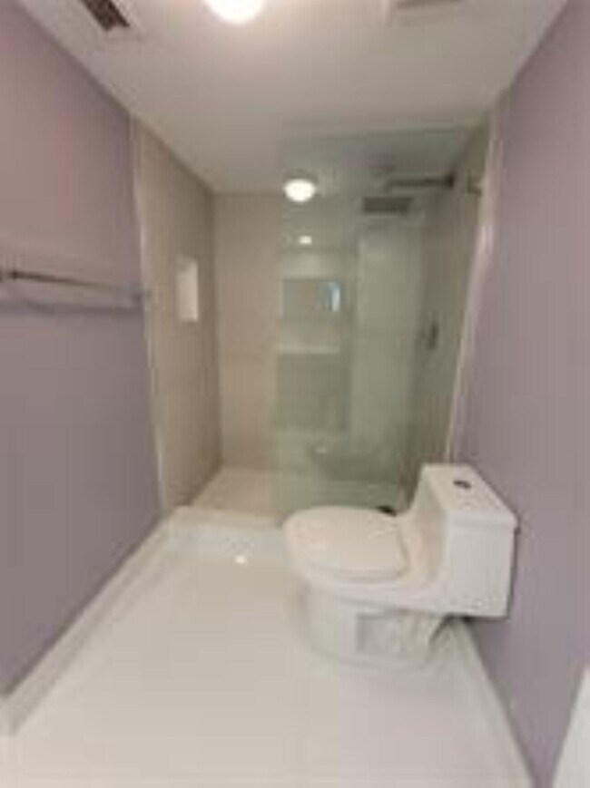 Building Photo - 2861 N Oakland Forest Dr