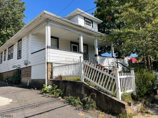 Building Photo - 174 Greylock Pkwy