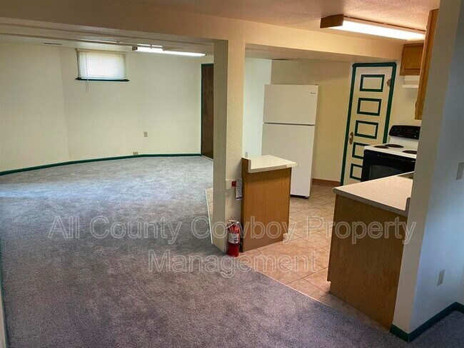 Building Photo - 266 N 7th St
