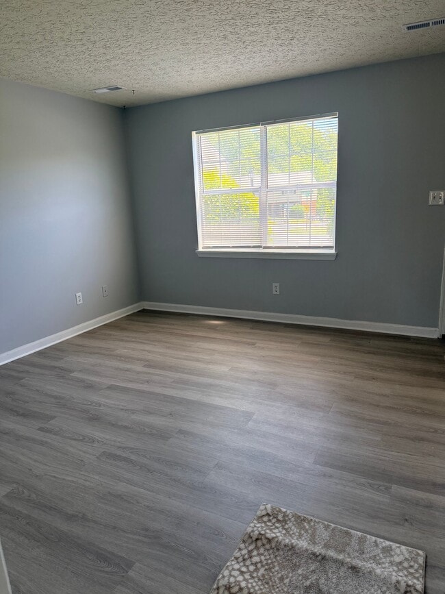 Building Photo - 16 Duiguid Dr