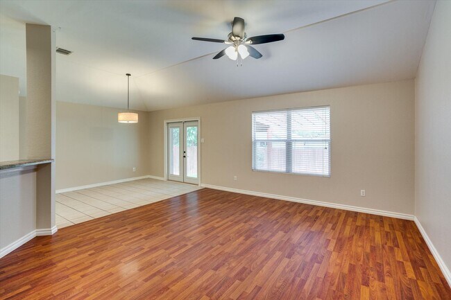 Building Photo - 20821 Pacers Gait Ln