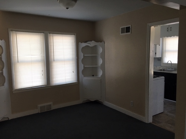 Dining room - 441 S Jefferson St