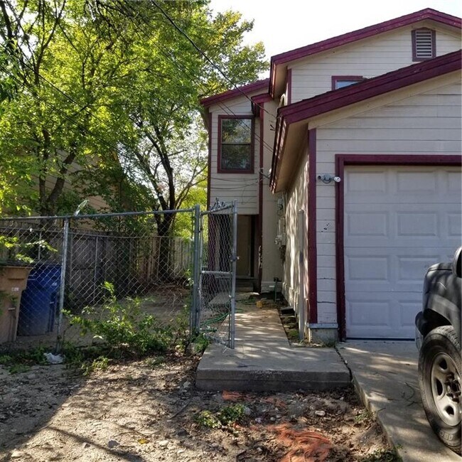 Building Photo - 7210 Bennett Ave