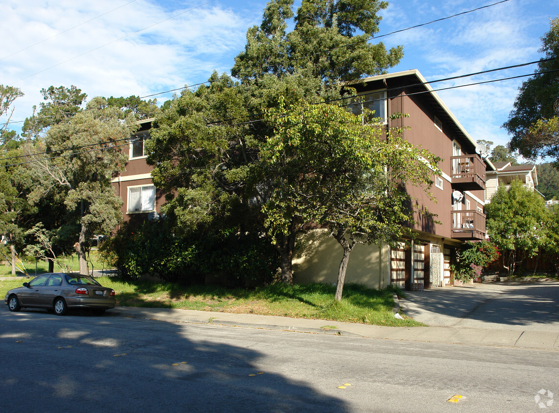 Building Photo - 100 Avenue Portola