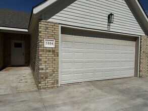 Building Photo - 5809 Urbana Pl