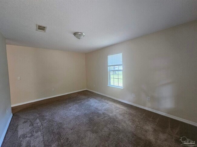 Foto del edificio - 2040 E Roberts Rd