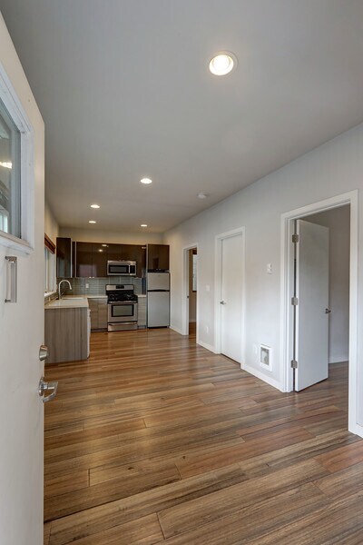 Primary Photo - 6408 Phinney Ave N