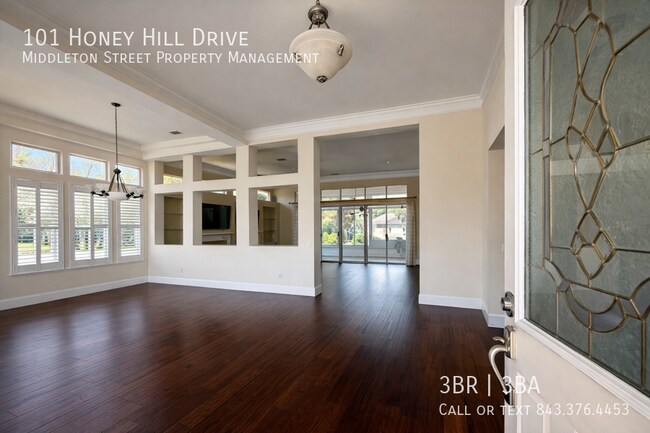 Foto del edificio - 101 Honey Hill Dr