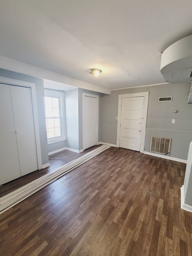 Foto del edificio - Two-Bedroom Single Family Home in Downtown...