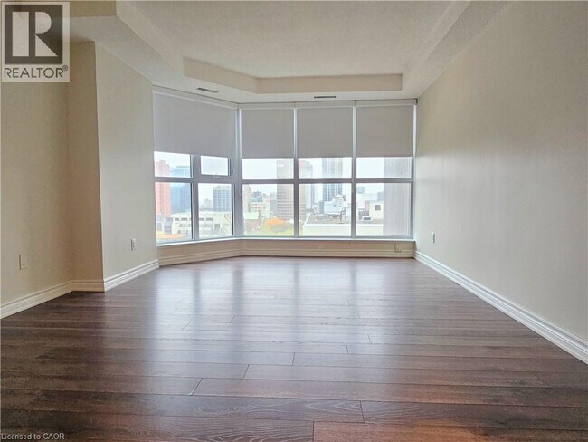 Photo du bâtiment - 67 Caroline St S