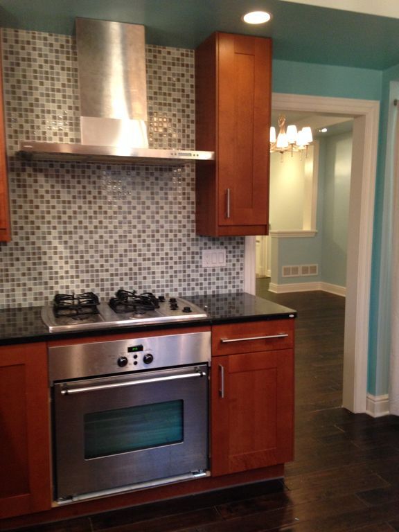 Kitchen Hot Wall - 215 Henderson Street