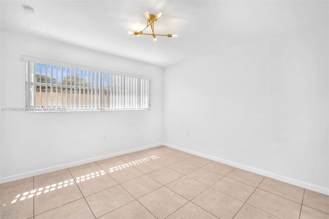 Foto del edificio - 11840 NE 19th Dr