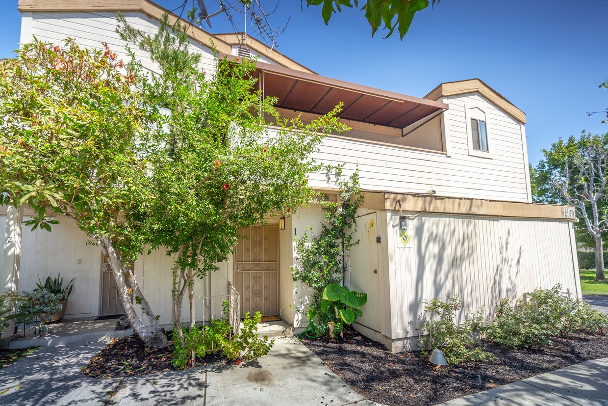 14071 Van Nuys Blvd, Los Angeles, CA 91331 Condo for Rent in Los