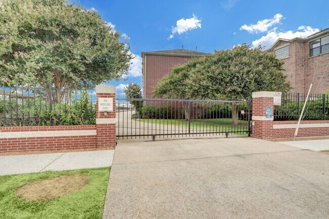 Building Photo - 7650 Springhill St