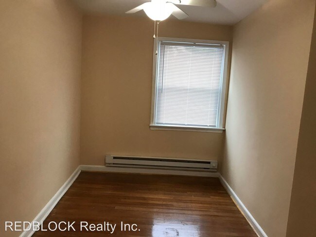 Foto del edificio - 2 br, 1 bath Apartment - 1600 Elaine Street