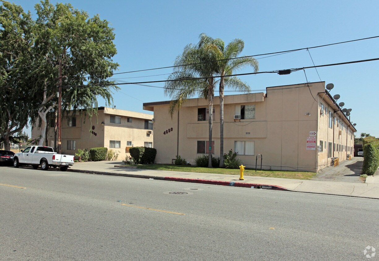 Foto principal - Santa Ana Apartments