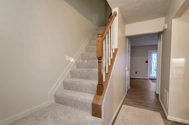 Building Photo - 508 Cabin Ct