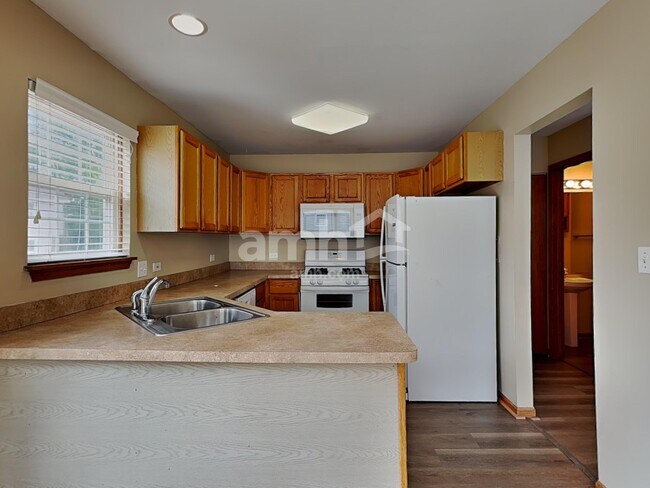 Foto del edificio - 775 Highview Ct