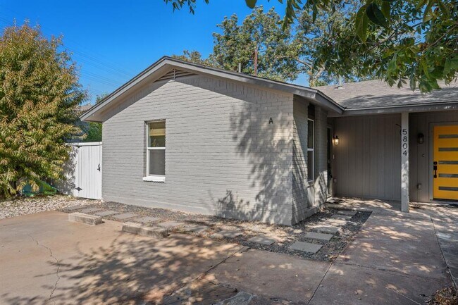 Building Photo - 5804 Tracy Lynn Ln