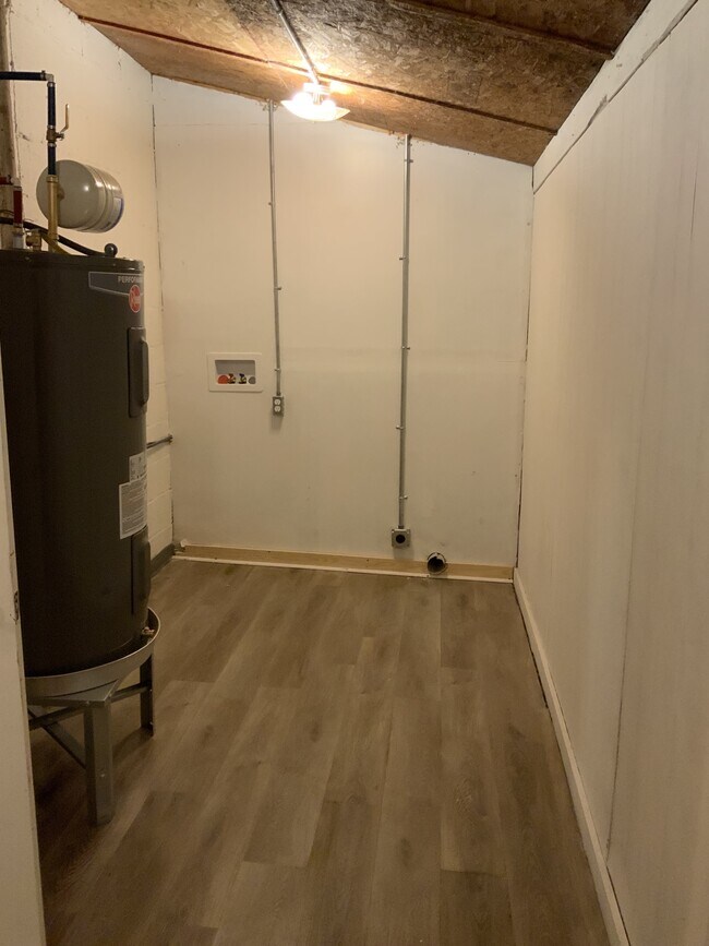 Foto del edificio - 131 E Main St