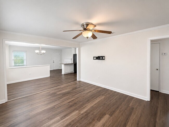 Foto del edificio - 213 Oak Park Dr