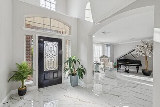 Building Photo - 11306 Avon Pl