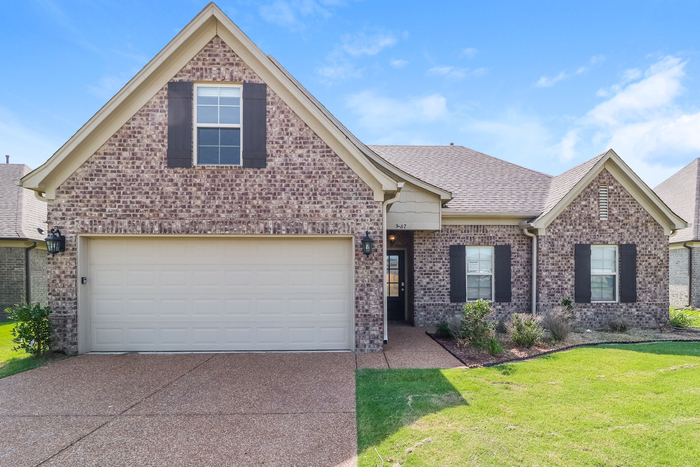 Foto principal - 4 Bedroom Memphis Home