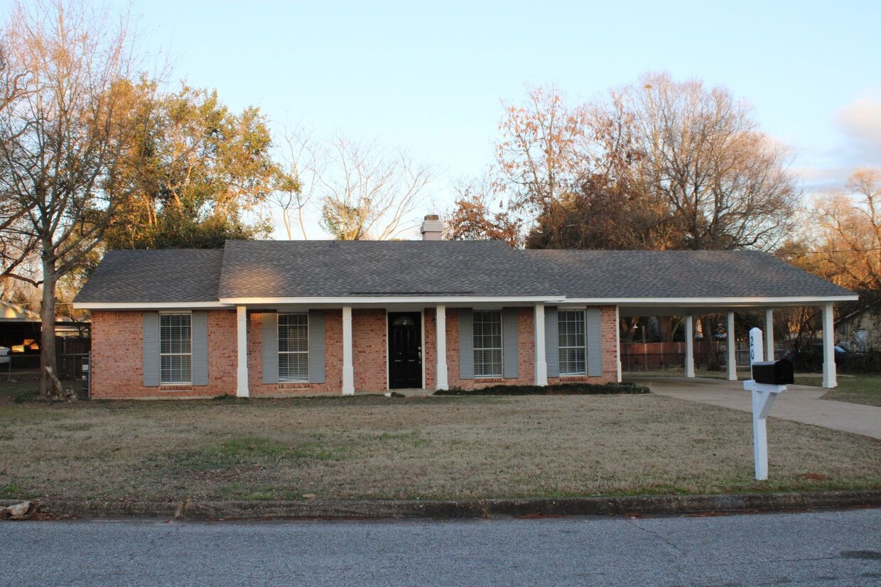 Primary Photo - Montgomery East Rental