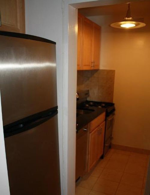 Building Photo - 40 E 38th St