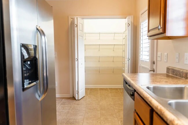 Despensa - 1709 Cherokee Rd