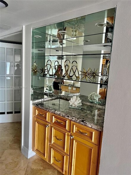 Foto del edificio - 1717 N Bayshore Dr