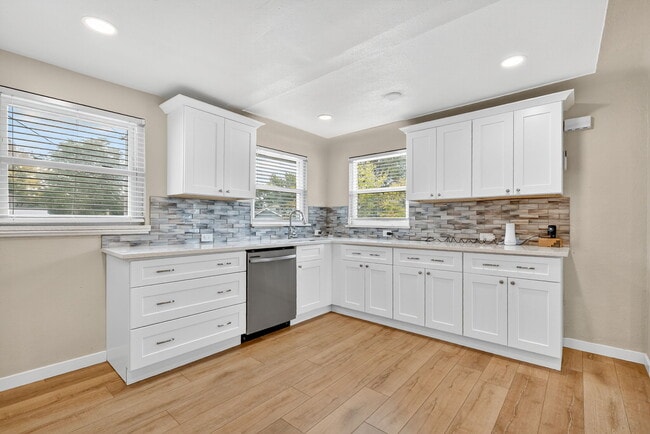 Foto del edificio - 3590 N Glencoe St