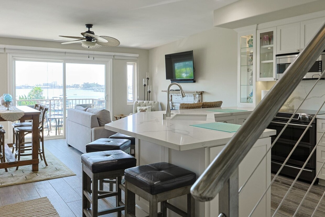 Primary Photo - Spectacular 2 Bd/2Ba Glorietta Bay Condo.