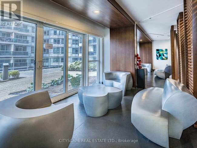 Building Photo - 352 Front St W