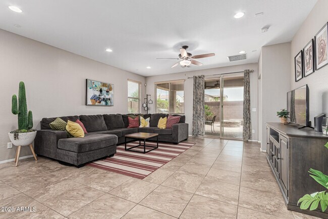 Building Photo - 7657 S Debra Dr