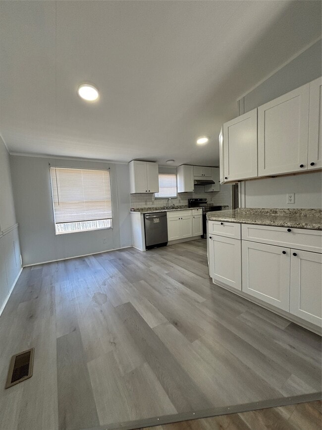 Foto del edificio - 16509 Brittany Way