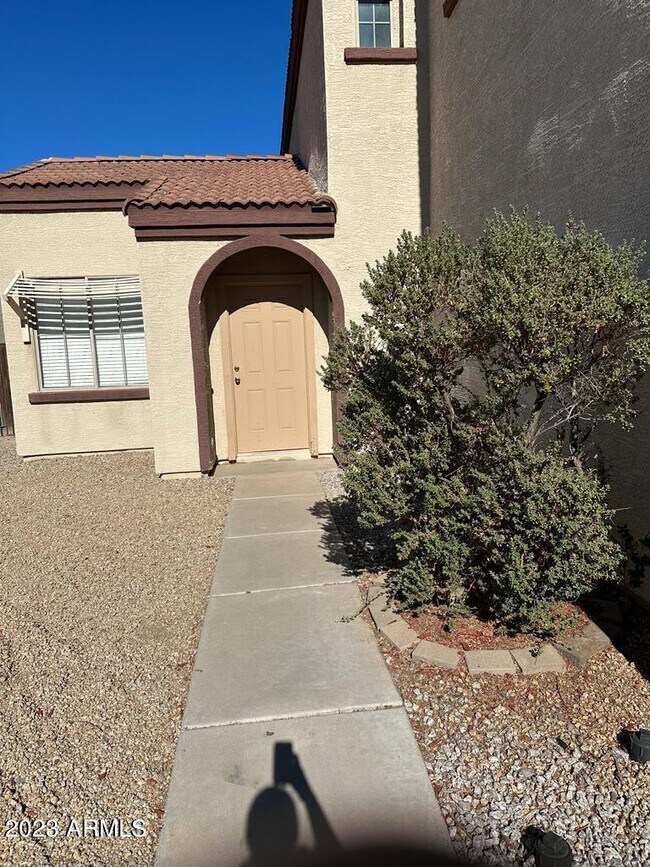 Building Photo - 8346 W Hughes Dr