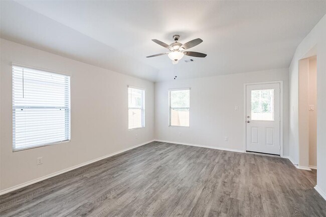 Building Photo - 14404 Conifer Dr