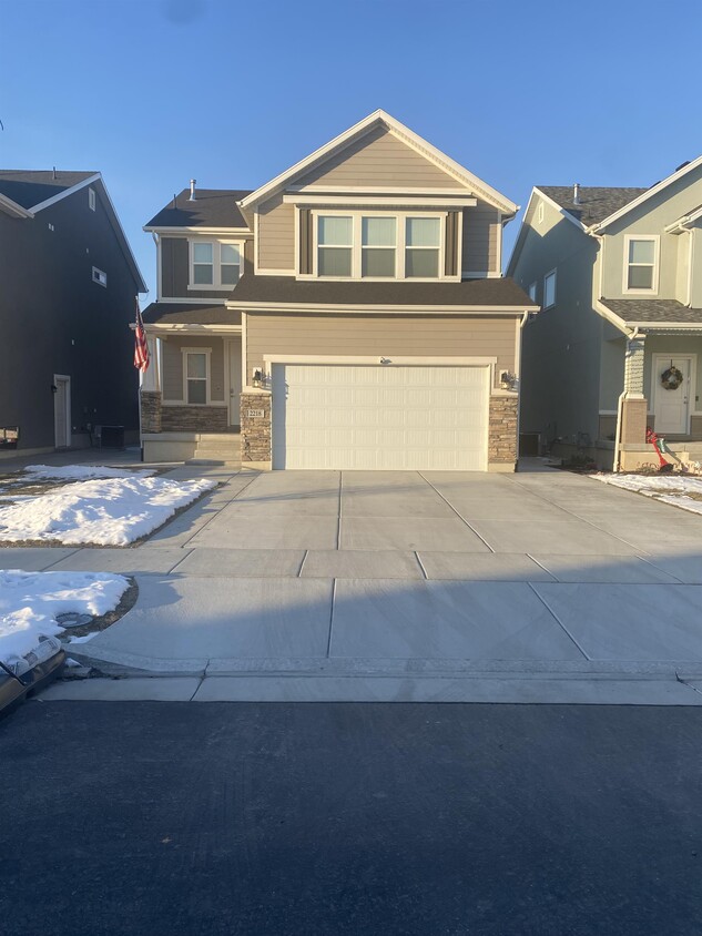 2218 W 2450 S, West Haven, UT 84401 House for Rent in West Haven, UT