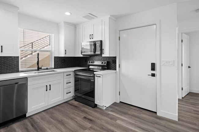 Building Photo - 6634-6644 Rockglen Ave
