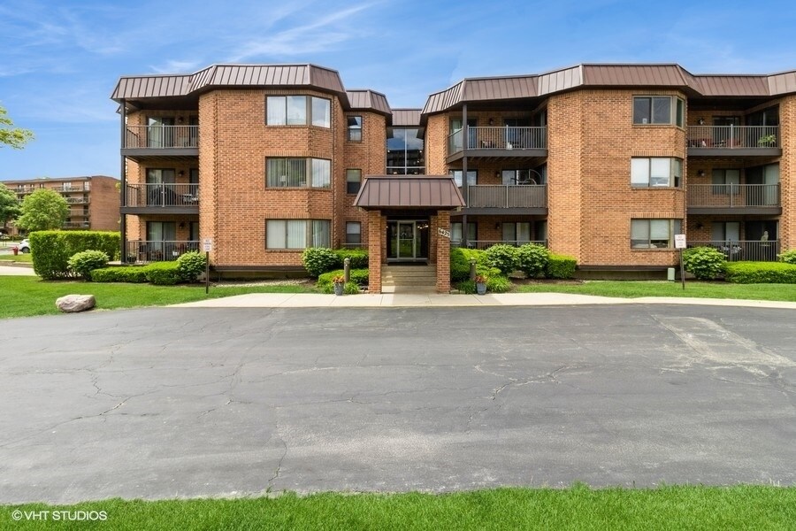 Foto principal - 6425 Clarendon Hills Rd