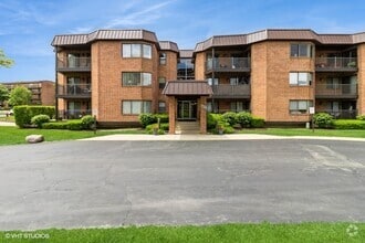 Building Photo - 6425 Clarendon Hills Rd