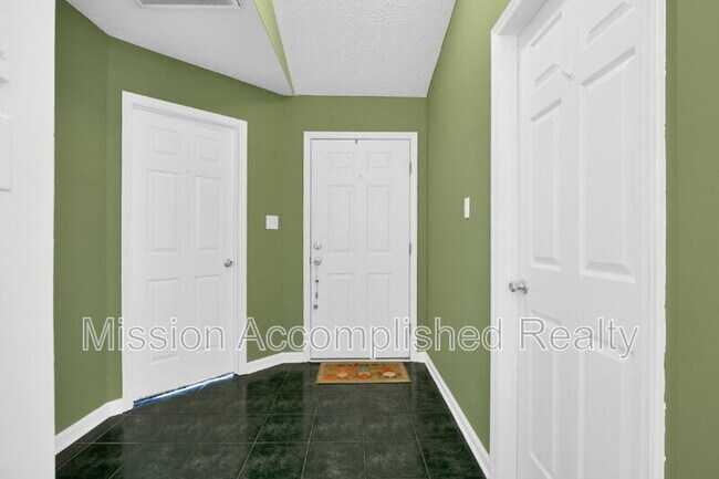Foto del edificio - 3918 Red Oak Dr
