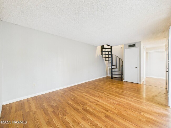 Foto del edificio - 506 Fox Run Ave