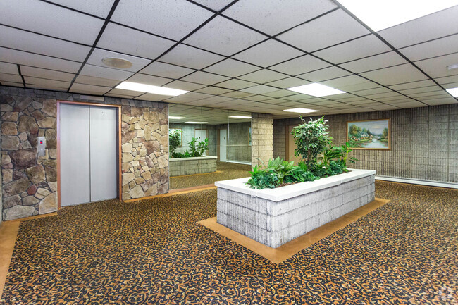 Lobby - Glen Arms Apartments