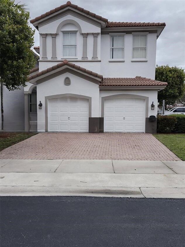 Foto principal - 8465 NW 108th Path