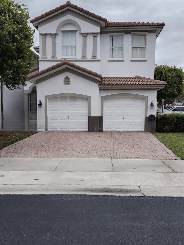 Photo - 8465 Northwest 108th Path, Doral, FL 33178 - 3 BR 2.5 BA Townhouse
