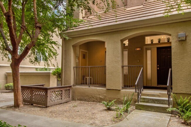 Building Photo - 812 Star Jasmine Ct
